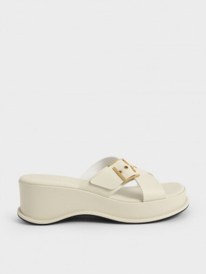 Charles & Keith Buckled Crossover Plateausandalen Weiß | 503UNLKGJ