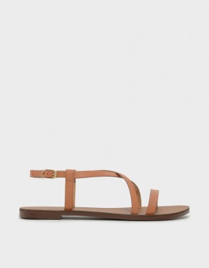 Charles & Keith Criss Cross Sandalen Flach Braun | 324MCOINX