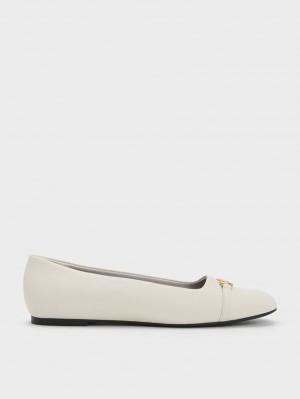 Charles & Keith Metallic Accent Ballerinas Weiß | 417HELWMD