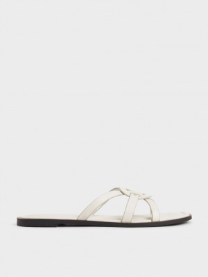 Charles & Keith Ring Detail Riemchen Flats Pantoletten Weiß | 450KCJVNI