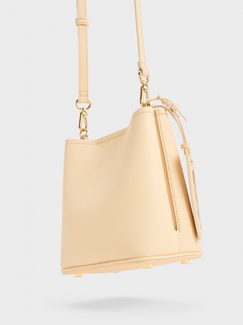 Charles & Keith Alcott Bucket Tasche Beige | 803YOGNPC