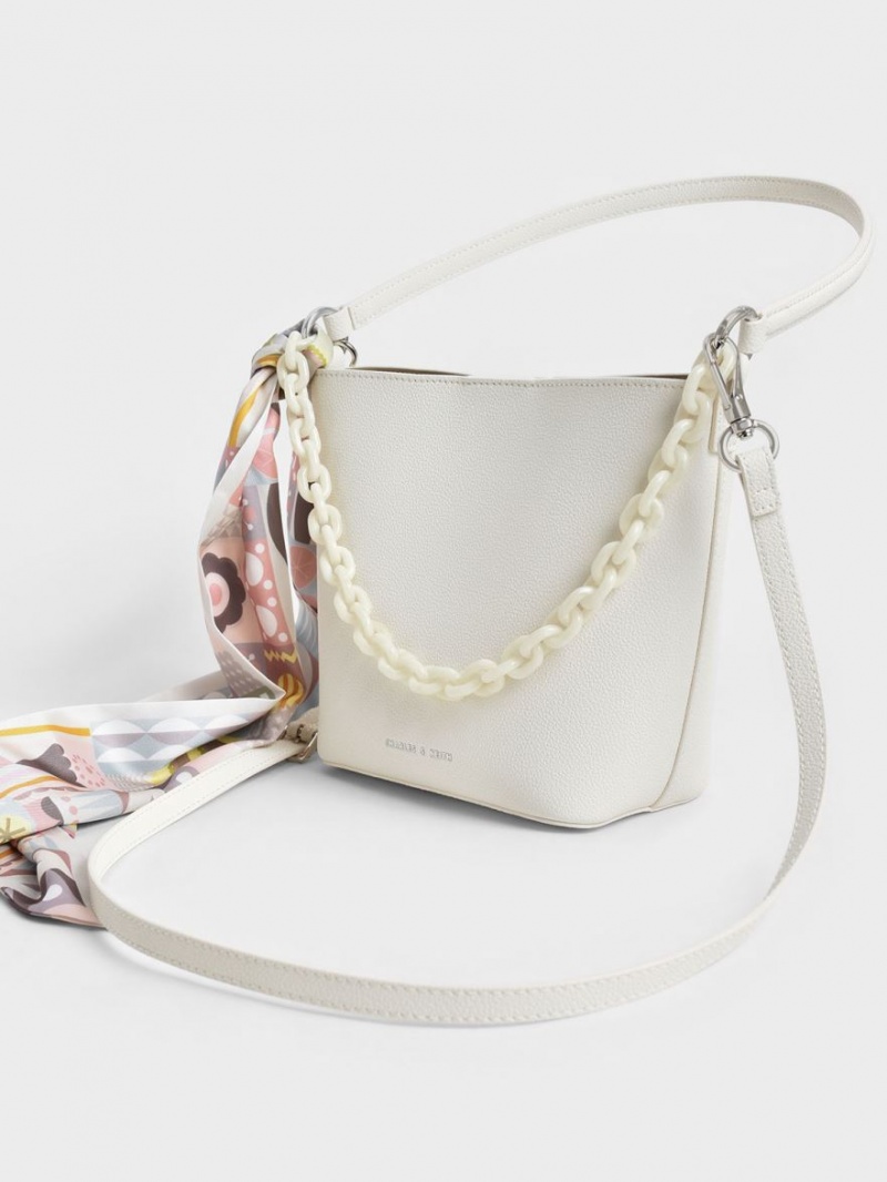 Charles & Keith Alcott Scarf Bucket Tasche Weiß | 180HIGMTR