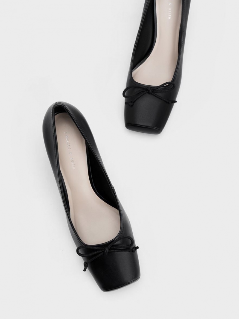 Charles & Keith Bow Square-Kappe Pumps Schwarz | 305QAKBIX