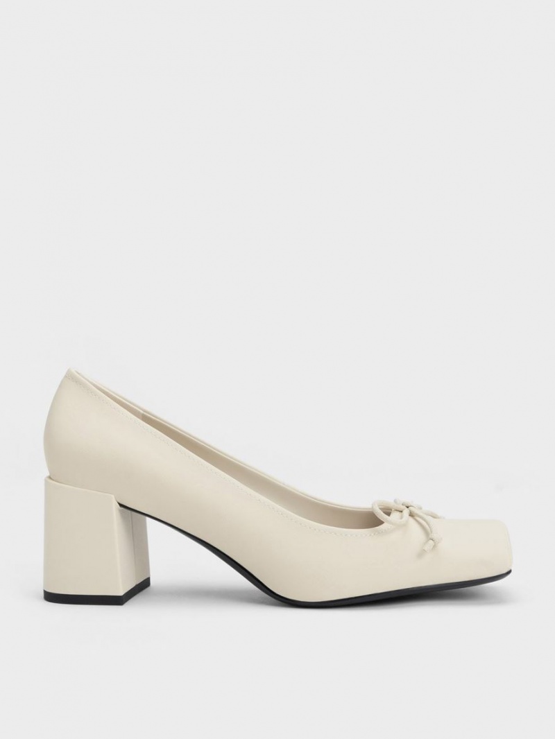 Charles & Keith Bow Square-Kappe Pumps Weiß | 640ZJASHY