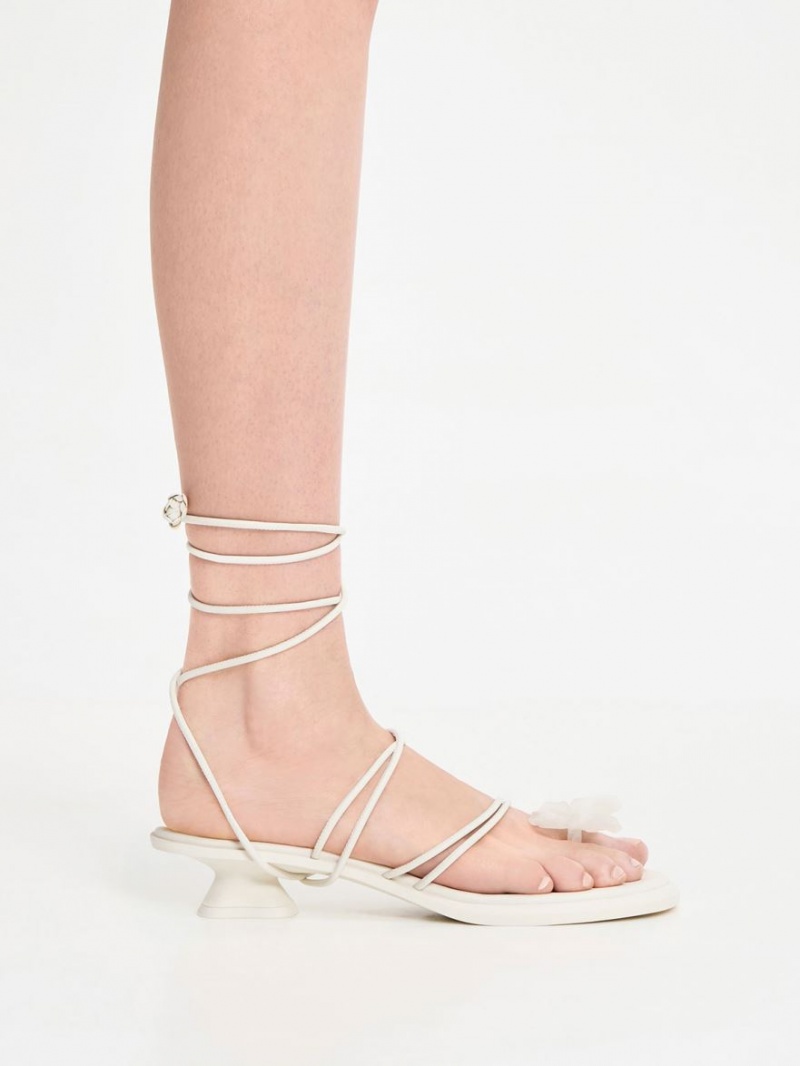 Charles & Keith Butterfly Tie-Around Sandalen Flach Weiß | 734RCKUTW