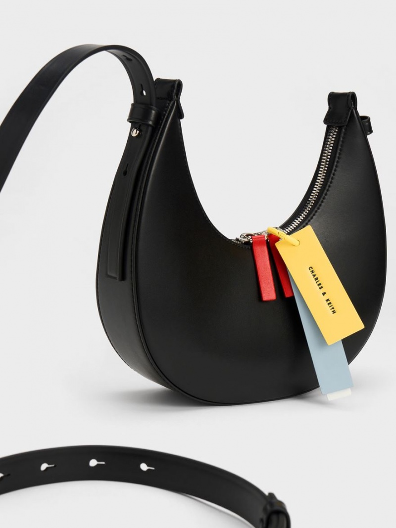 Charles & Keith Cockade Crescent Hobo Tasche Schwarz | 674IEUFHY