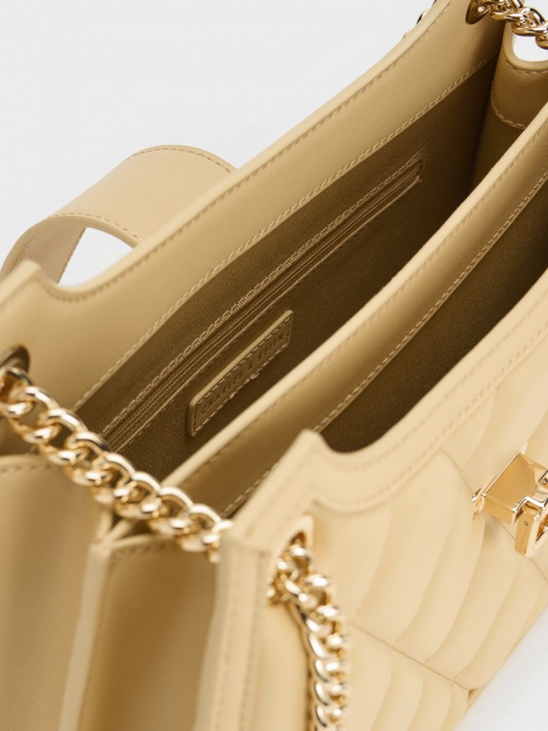 Charles & Keith Cressida Gesteppt Trapeze Chain Schultertaschen Beige | 592TMGJRB