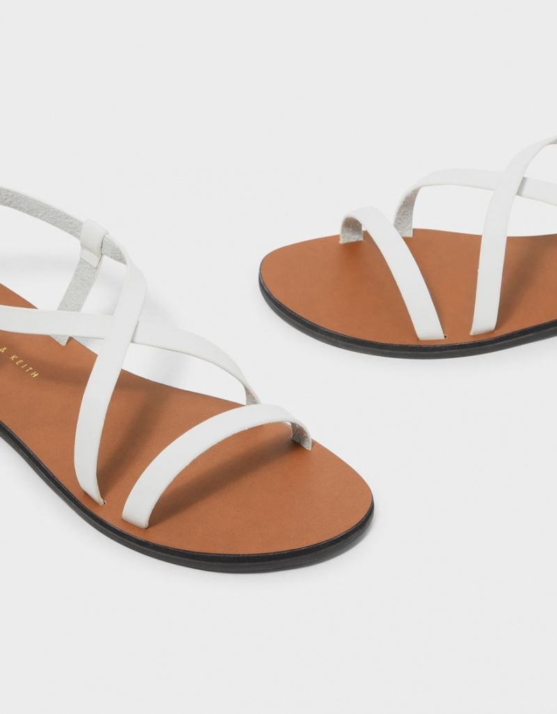 Charles & Keith Criss Cross Sandalen Flach Weiß | 843FJSRVO