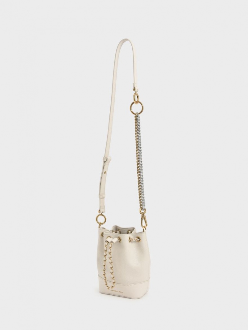 Charles & Keith Dancer Chunky Chain Bucket Tasche Weiß | 827BYEHNI