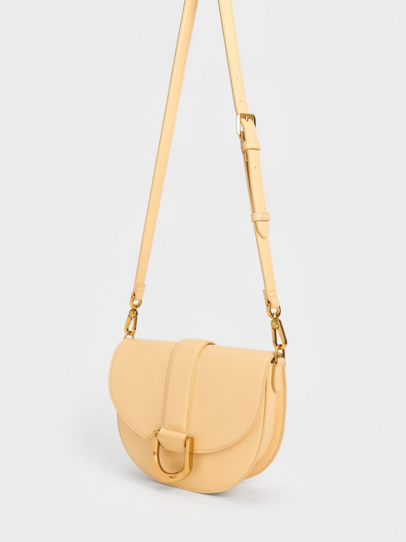 Charles & Keith Gabine Satteltaschen Beige | 839SLYFZQ