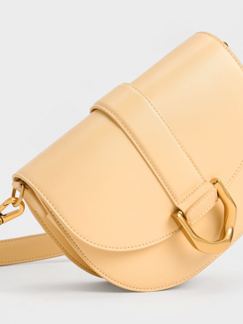 Charles & Keith Gabine Satteltaschen Beige | 839SLYFZQ