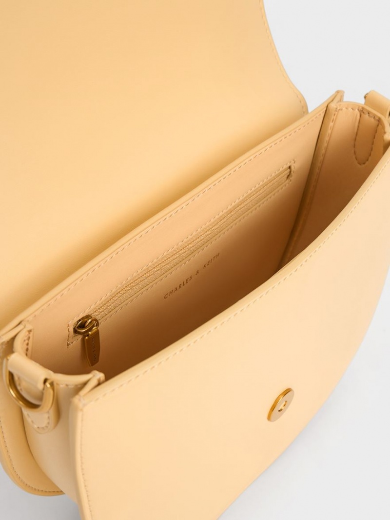 Charles & Keith Gabine Satteltaschen Beige | 839SLYFZQ