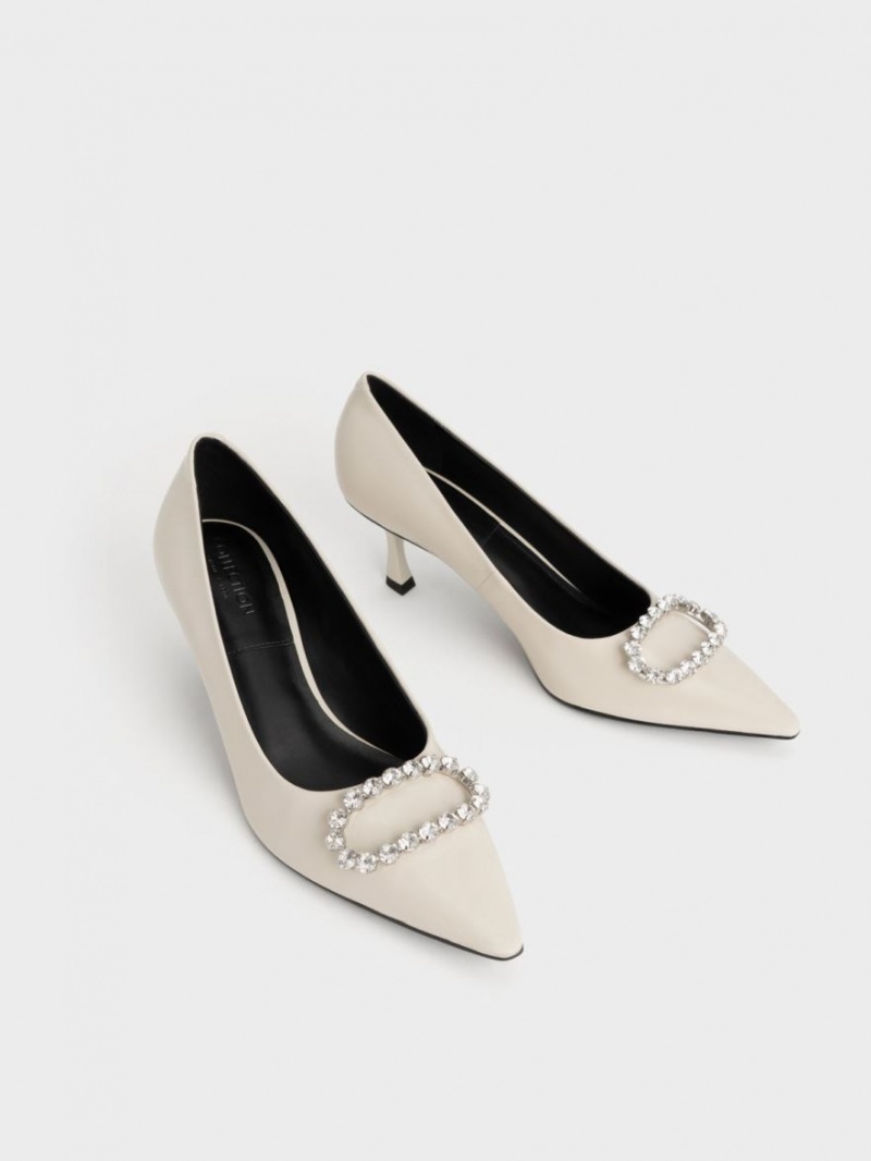 Charles & Keith Gem-Embellished Lack Leder Pumps Weiß | 351VBXPEF