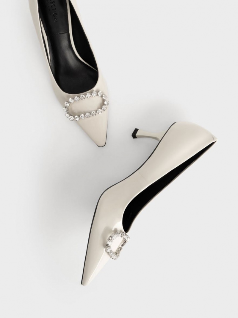 Charles & Keith Gem-Embellished Lack Leder Pumps Weiß | 351VBXPEF