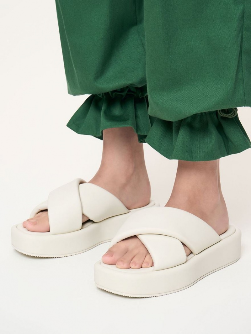 Charles & Keith Gepolstert Crossover Flatforms Pantoletten Weiß | 796SNPBIC