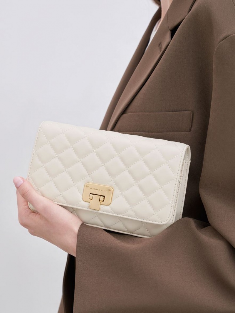 Charles & Keith Gesteppt Push-Lock Clutch Tasche Weiß | 906NGRVUL