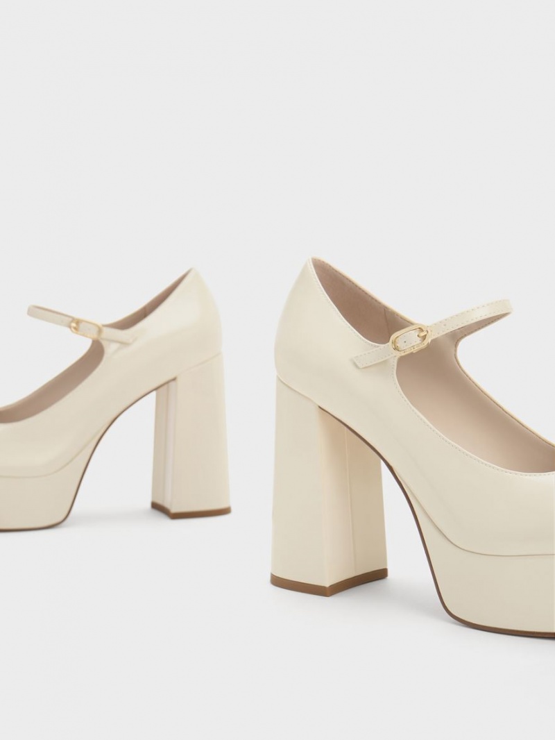 Charles & Keith Jemma Lack Plattform Mary Jane Pumps Weiß | 086JGNYTM