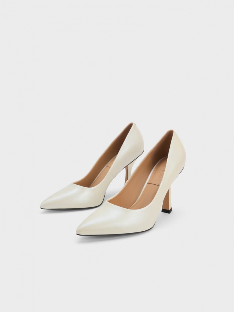 Charles & Keith Leder Flare Heel Pumps Weiß | 916WNBIEO