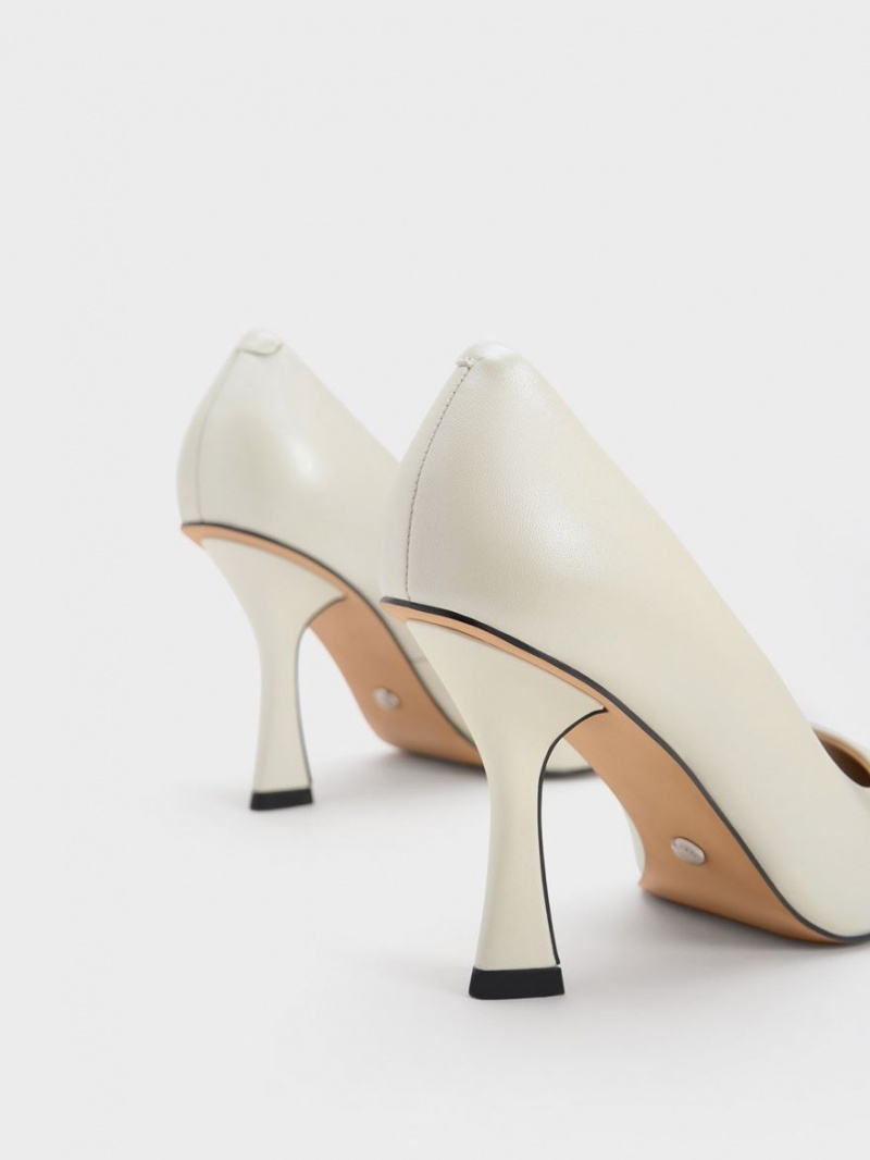 Charles & Keith Leder Flare Heel Pumps Weiß | 916WNBIEO