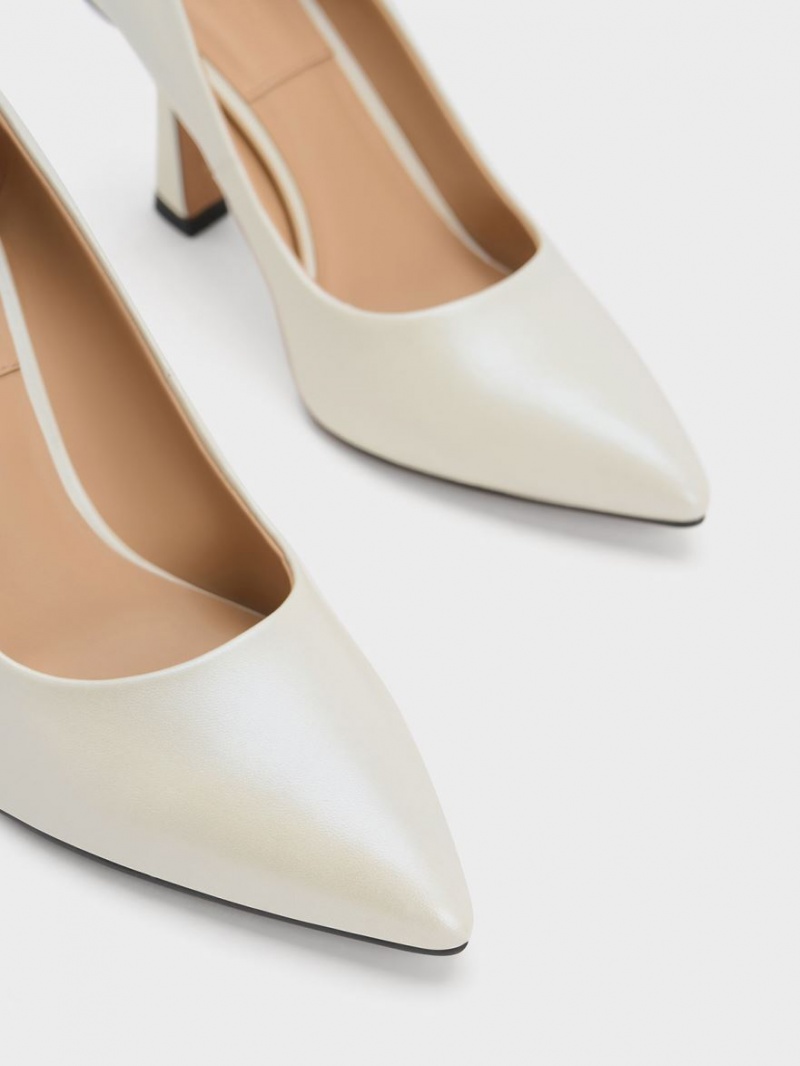 Charles & Keith Leder Flare Heel Pumps Weiß | 916WNBIEO