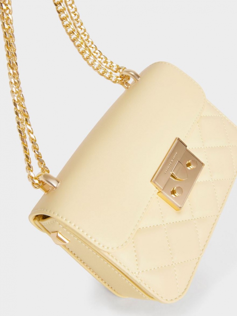 Charles & Keith Metallic Push-Lock Chain Crossbody Taschen Gelb | 862RUIJNE