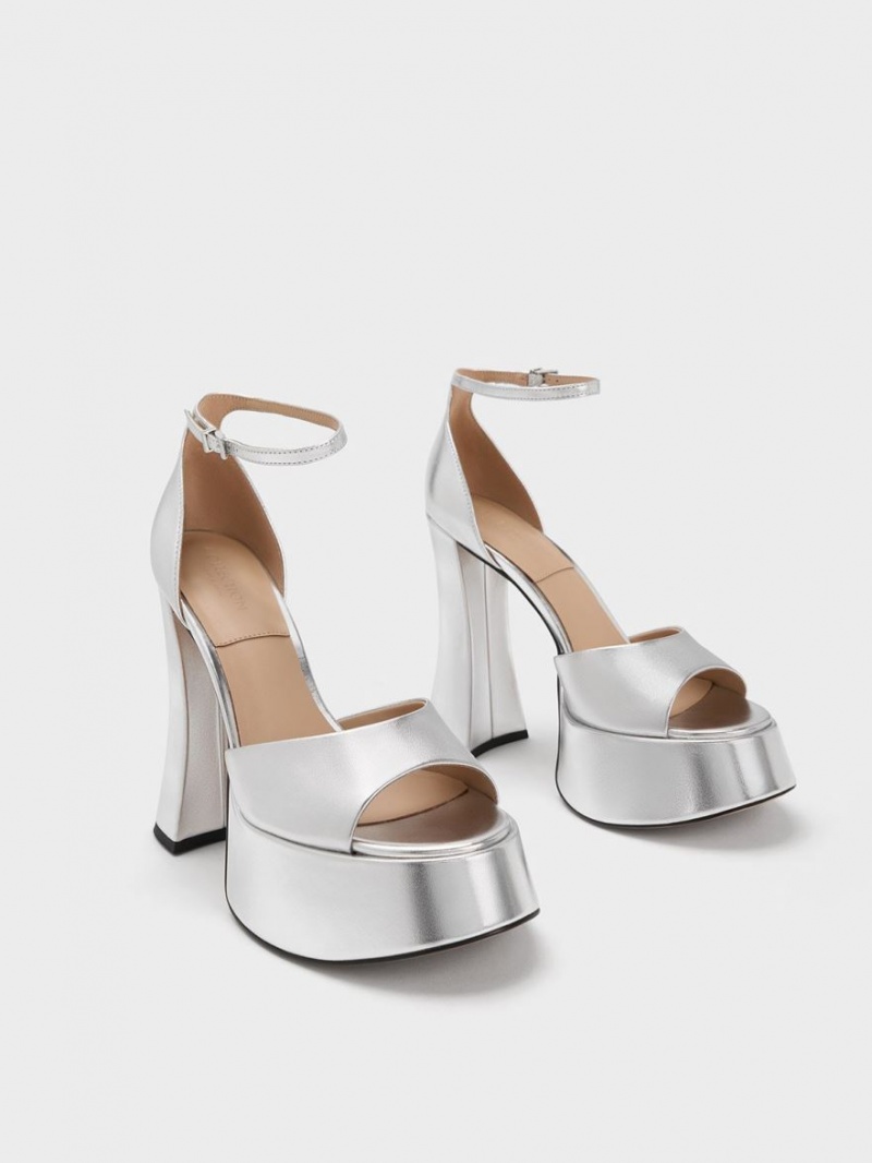 Charles & Keith Michelle Metallic Leder Plateausandalen Silber | 135DZGBXA