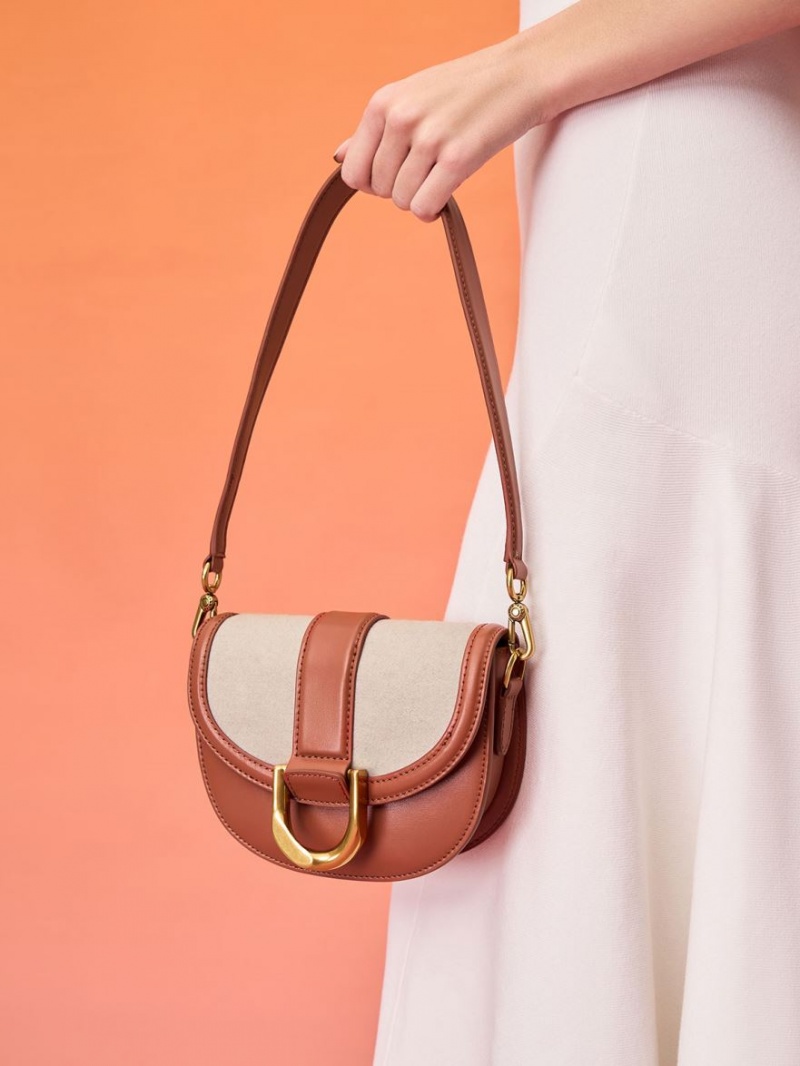 Charles & Keith Mini Gabine Two-Tone​ Satteltaschen Braun | 495WGBSEI