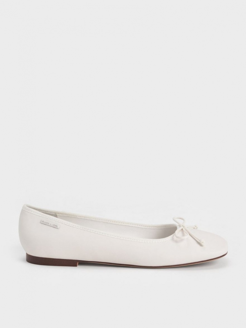 Charles & Keith Rhea Bow Ballerinas Weiß | 748HAZFYB