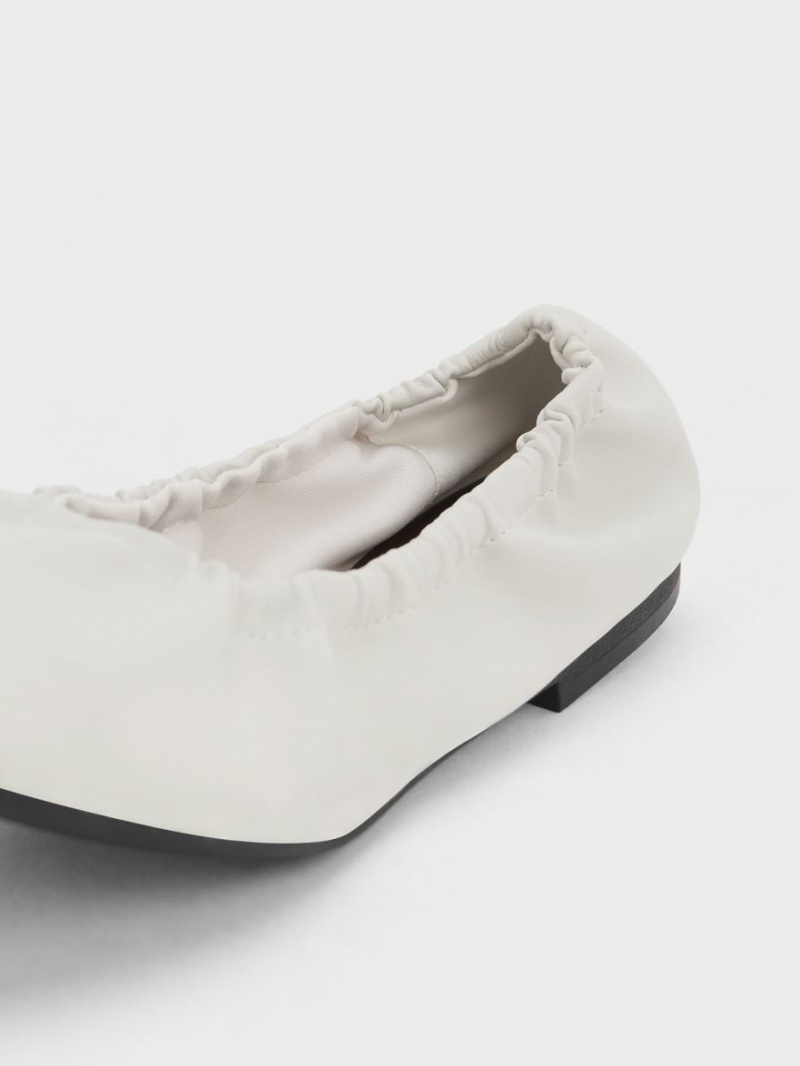 Charles & Keith Ruched Ballerinas Weiß | 237TAEJOG