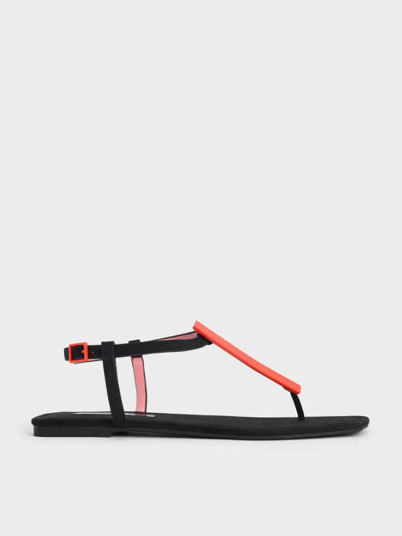 Charles & Keith Textured Metallic Accent T-Bar Tanga Sandalen Flach Schwarz | 678HDWLZA